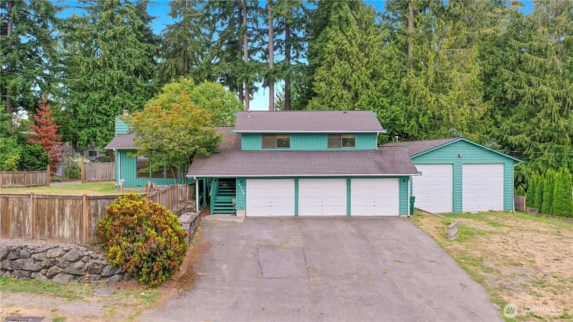 Property photo for 4726 Picnic Point Rd, Edmonds