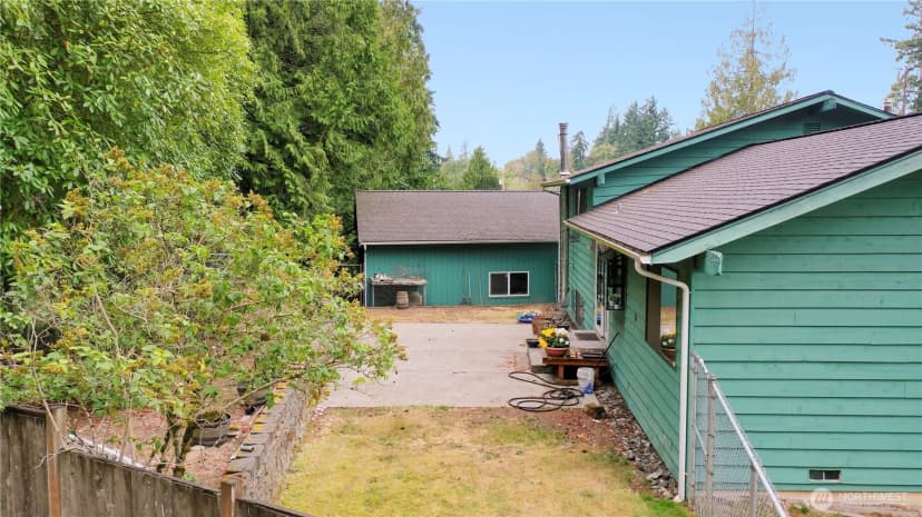 Property photo for 4726 Picnic Point Rd, Edmonds photo 32