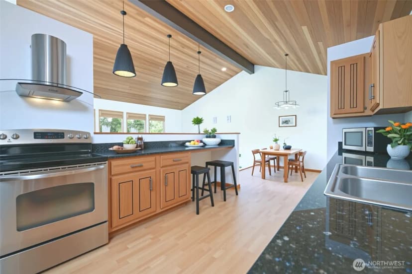 Property photo for 4726 Picnic Point Rd, Edmonds photo 12