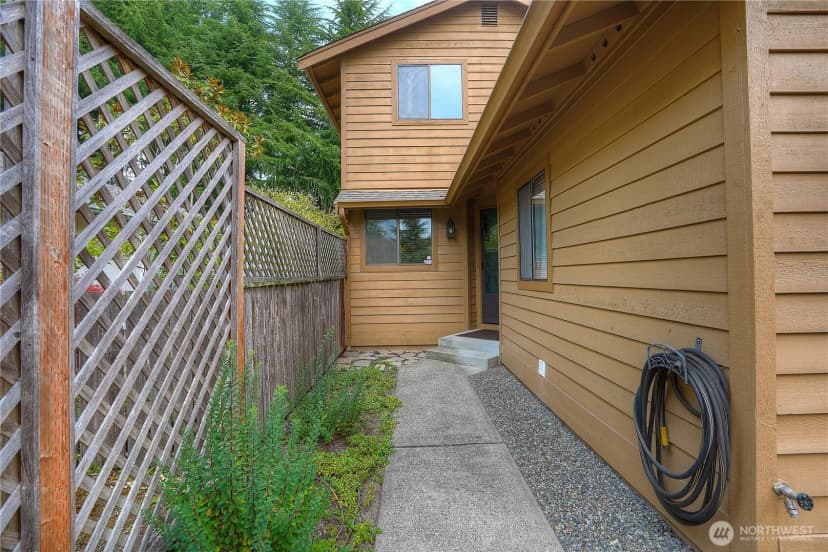 Property photo for 4605 73rd Avenue Ct W, University Place photo 3