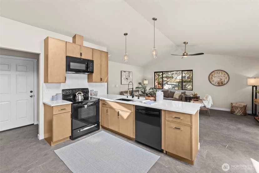 Property photo for 8504 Morland Avenue Sw, Lakewood photo 9