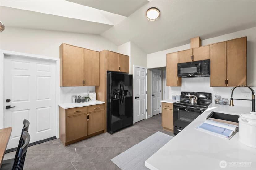 Property photo for 8504 Morland Avenue Sw, Lakewood photo 10