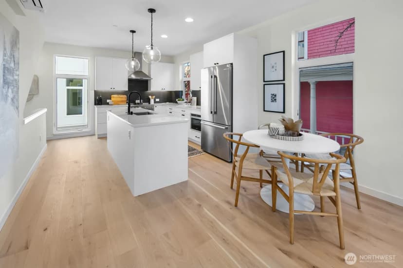 Property photo for 501 11th Avenue E, Seattle photo 6