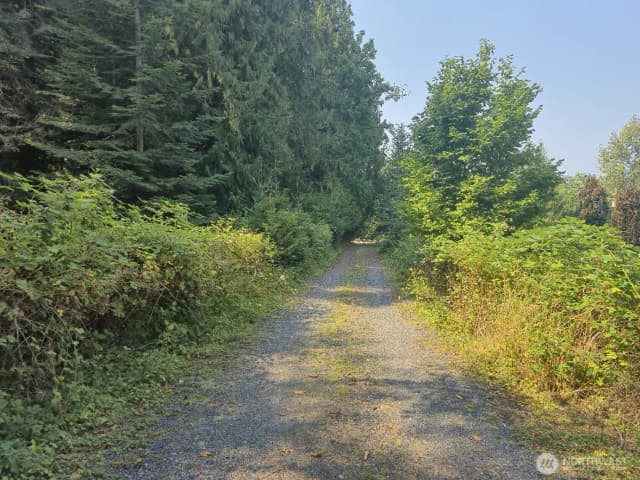 Property photo for 4680 Everson Goshen Road, Bellingham photo 2
