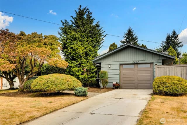 Property photo for 9203 Baring Way, Everett photo 2