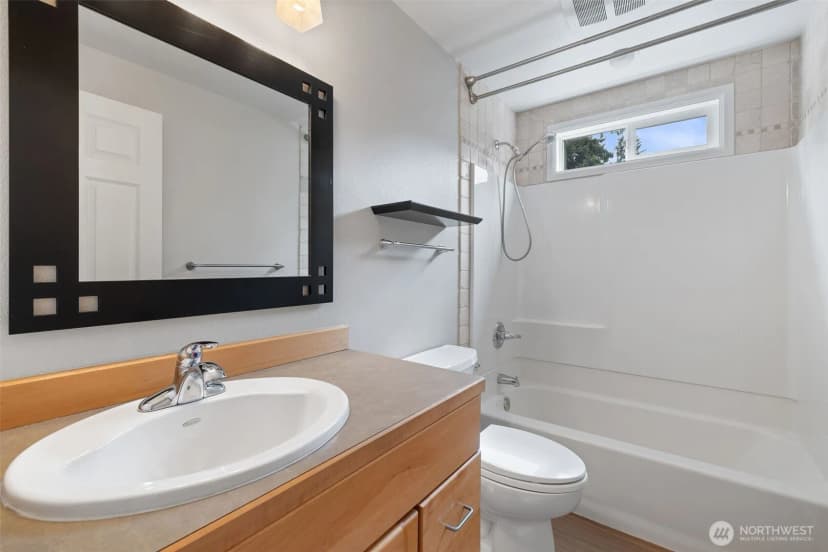 Property photo for 9203 Baring Way, Everett photo 18