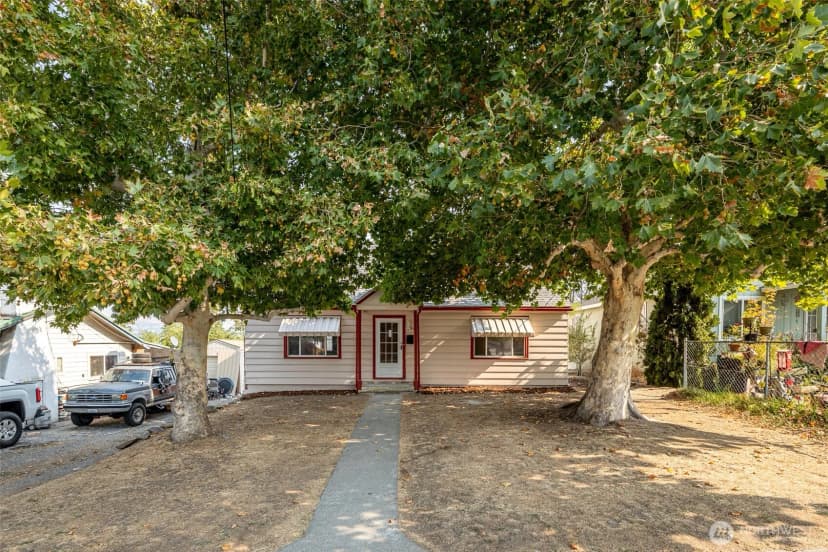 Property photo for 741 Methow Street, Wenatchee photo 2