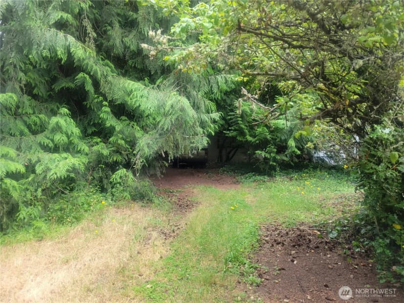Property photo for 1818 Jackson Drive Nw, Bremerton photo 2