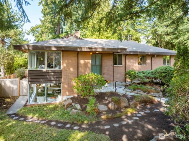 Property photo for 422 Nw 196th Place, Shoreline