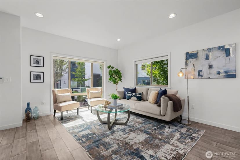 Property photo for 4264 S Greenbelt Station Drive, Seattle photo 5