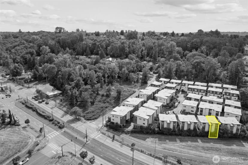 Property photo for 4264 S Greenbelt Station Drive, Seattle photo 23