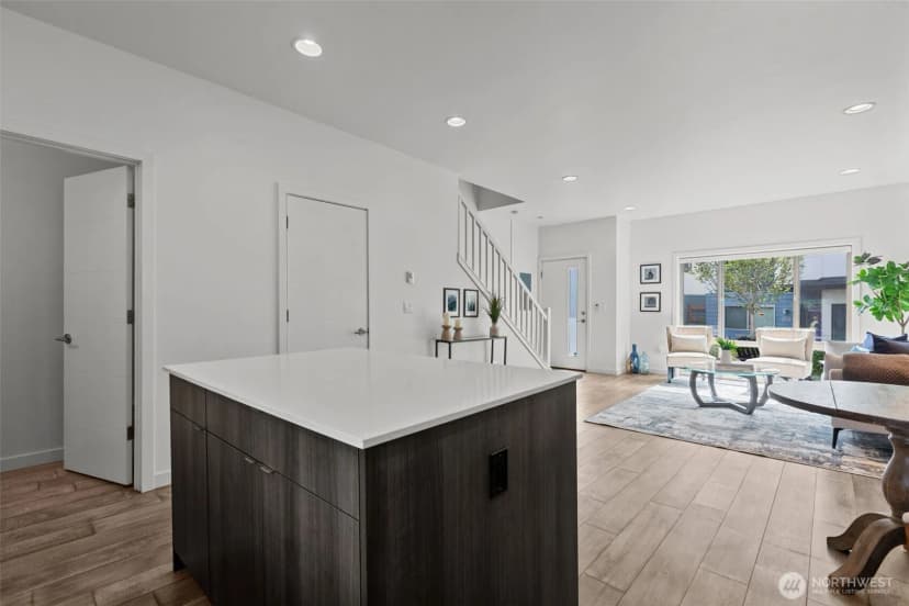 Property photo for 4264 S Greenbelt Station Drive, Seattle photo 11