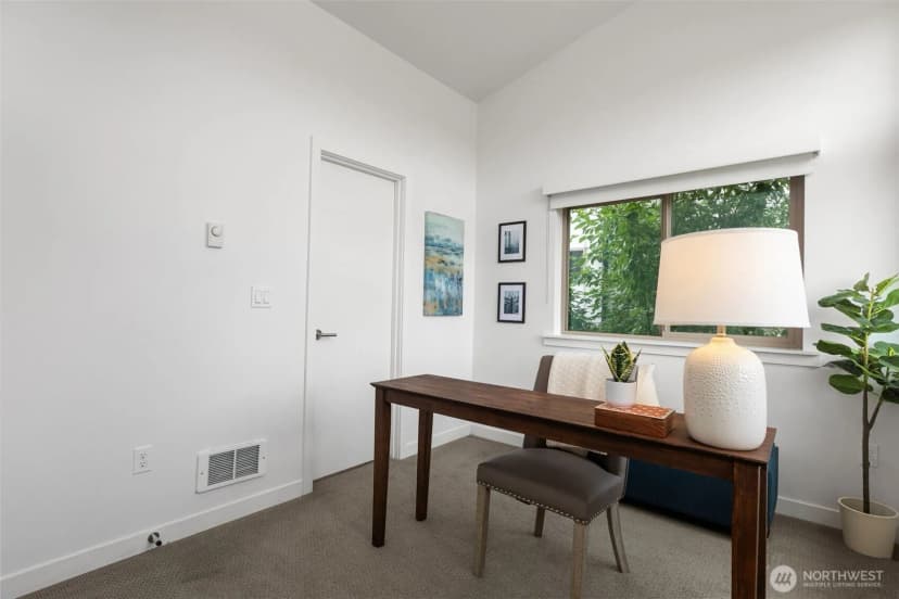 Property photo for 4264 S Greenbelt Station Drive, Seattle photo 20