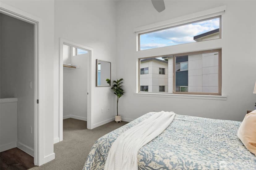 Property photo for 4264 S Greenbelt Station Drive, Seattle photo 17