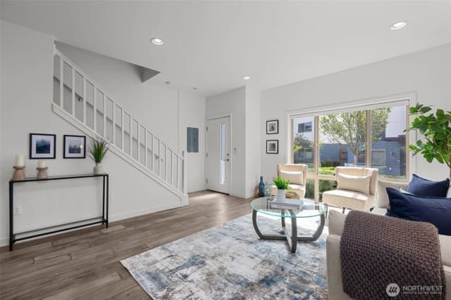Property photo for 4264 S Greenbelt Station Drive, Seattle photo 4
