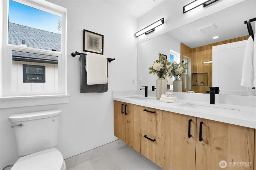 Property photo for 10005 62nd Avenue S, Seattle photo 23