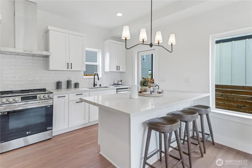 Property photo for 10005 62nd Avenue S, Seattle photo 16