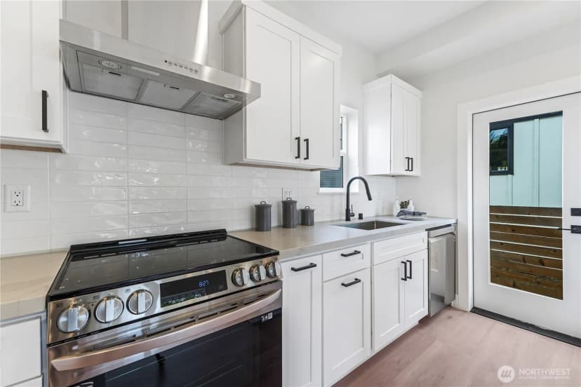 Property photo for 10005 62nd Avenue S, Seattle photo 13