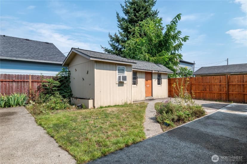 Property photo for 906 S 6th Avenue, Kelso photo 29