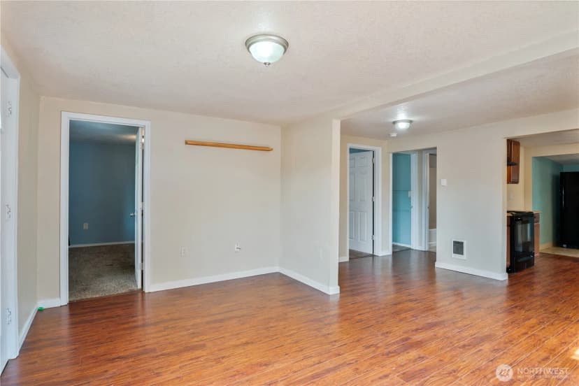 Property photo for 906 S 6th Avenue, Kelso photo 8