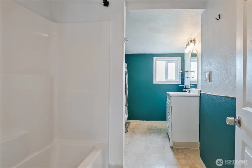 Property photo for 906 S 6th Avenue, Kelso photo 18
