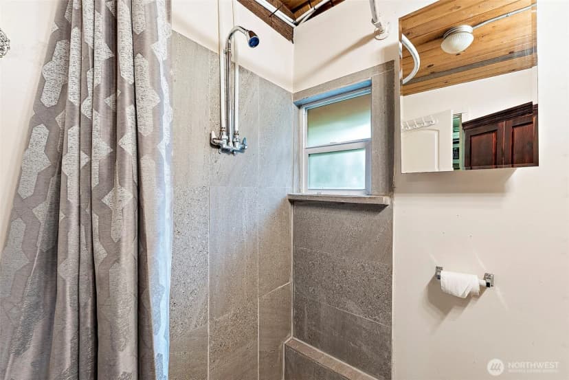 Property photo for 270 Skate Creek Road N, Ashford photo 15