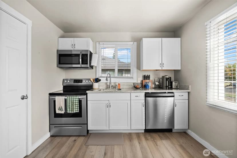 Property photo for 2719 S 70th Street, Tacoma photo 9