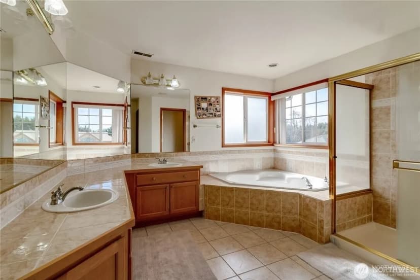 Property photo for 27018 117th Place Se, Kent photo 19