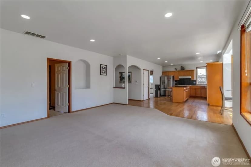 Property photo for 27018 117th Place Se, Kent photo 12