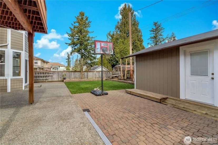 Property photo for 27018 117th Place Se, Kent photo 24
