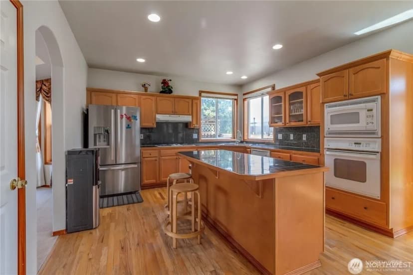 Property photo for 27018 117th Place Se, Kent photo 8
