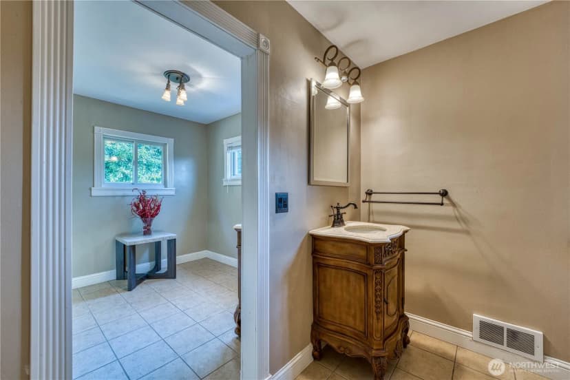 Property photo for 1355 Ahlstrom Road E, Port Orchard photo 28
