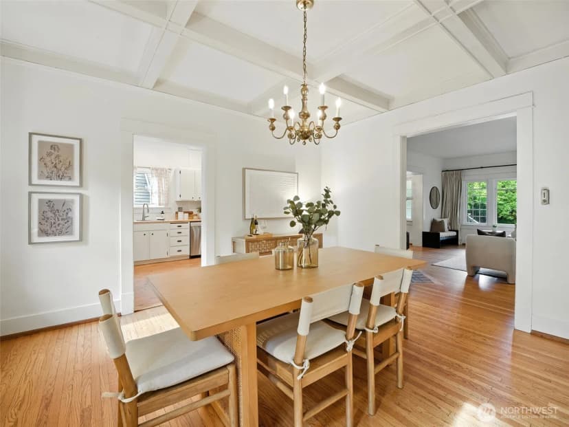 Property photo for 2555 Queen Anne Avenue N, Seattle photo 9
