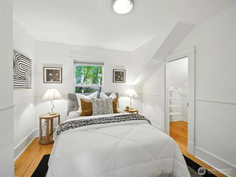 Property photo for 2555 Queen Anne Avenue N, Seattle photo 18