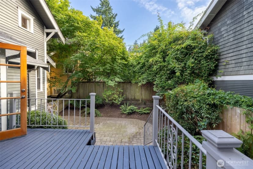 Property photo for 2555 Queen Anne Avenue N, Seattle photo 31