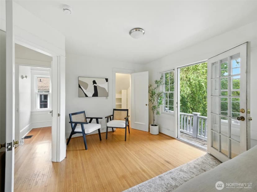 Property photo for 2555 Queen Anne Avenue N, Seattle photo 17