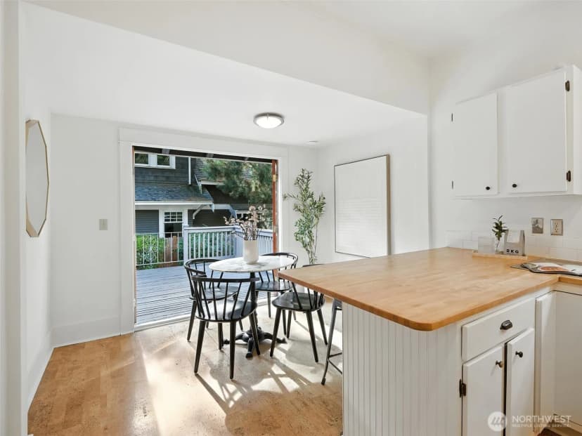 Property photo for 2555 Queen Anne Avenue N, Seattle photo 12