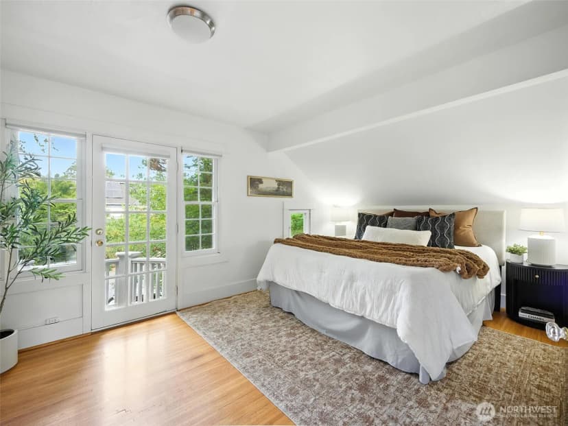 Property photo for 2555 Queen Anne Avenue N, Seattle photo 14