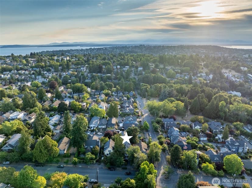 Property photo for 2555 Queen Anne Avenue N, Seattle photo 35