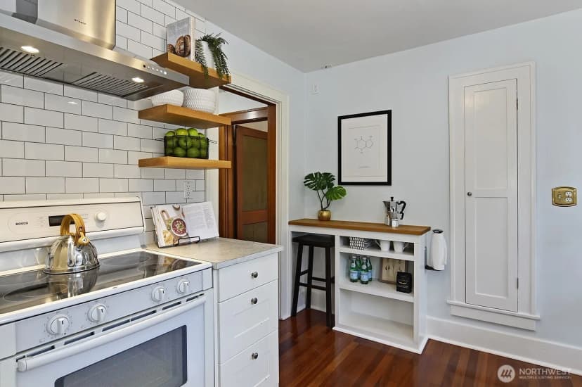 Property photo for 5722 25th Avenue Ne, Seattle photo 9