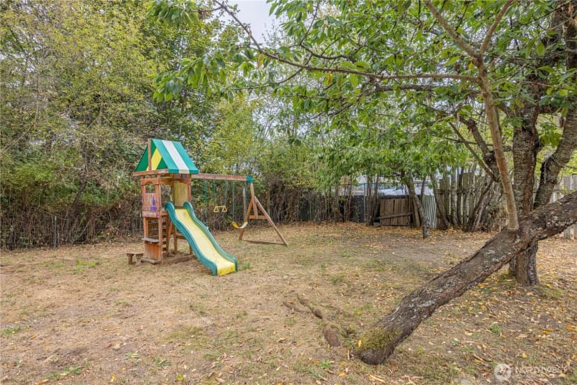 Property photo for 34 Wall St, Port Angeles photo 35