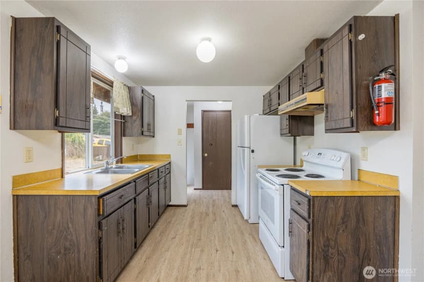 Property photo for 34 Wall St, Port Angeles photo 12