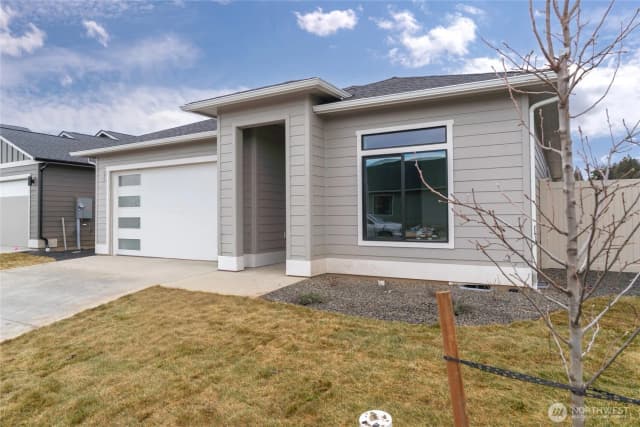 Property photo for 579 S Perry Avenue, East Wenatchee photo 2