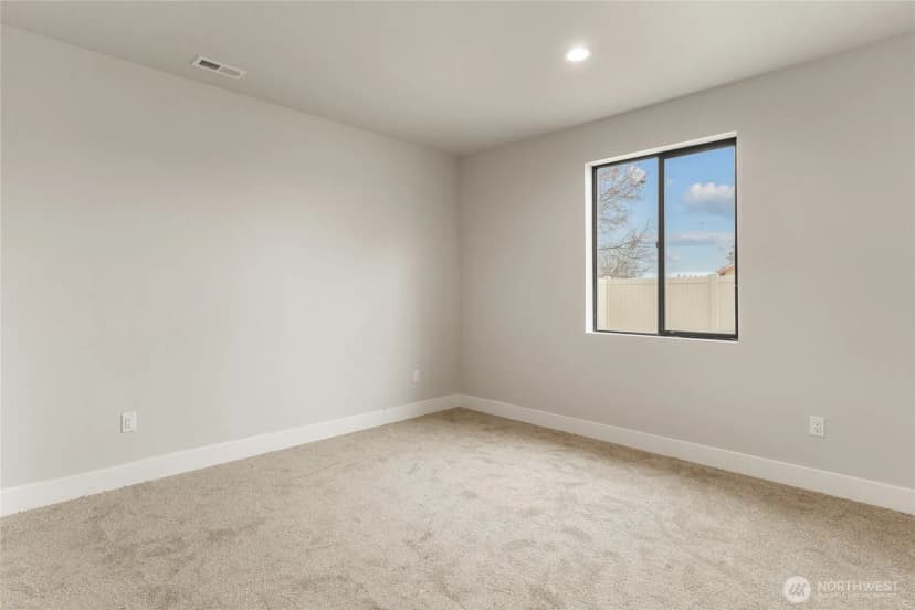 Property photo for 579 S Perry Avenue, East Wenatchee photo 21