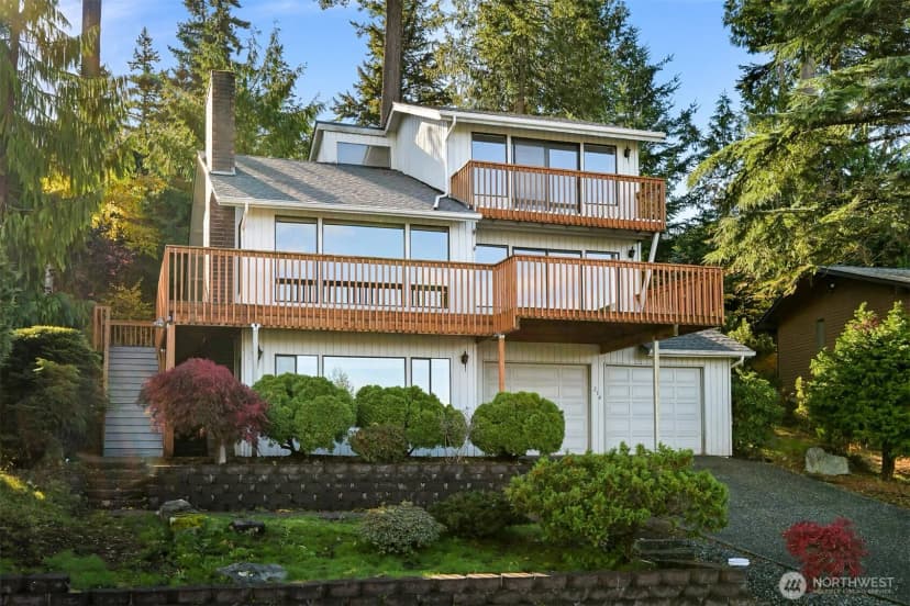 Property photo for 214 Bayside Road, Bellingham