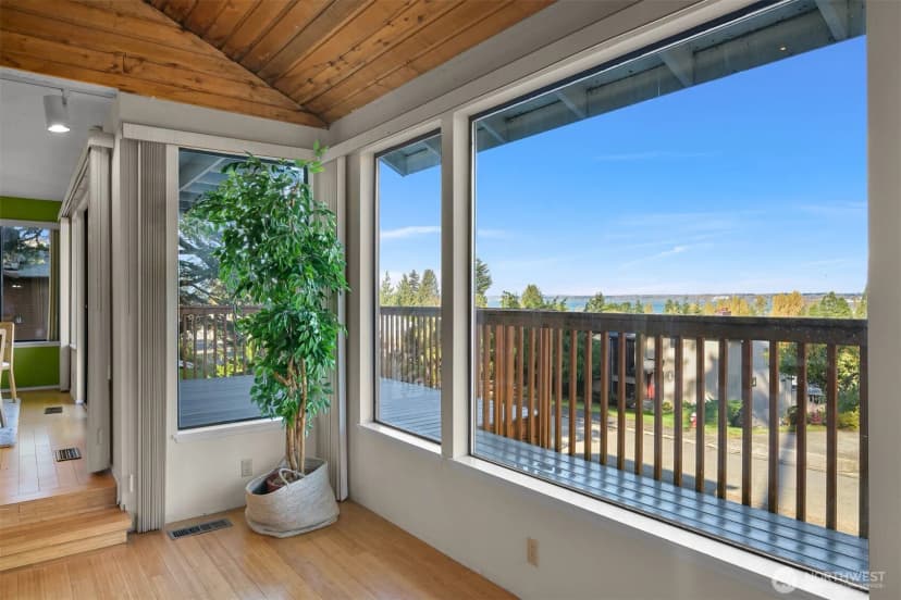 Property photo for 214 Bayside Road, Bellingham photo 9