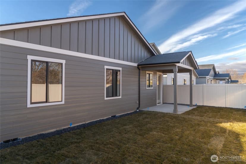 Property photo for 573 S Perry Avenue, East Wenatchee photo 11