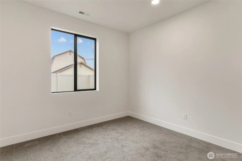 Property photo for 573 S Perry Avenue, East Wenatchee photo 20