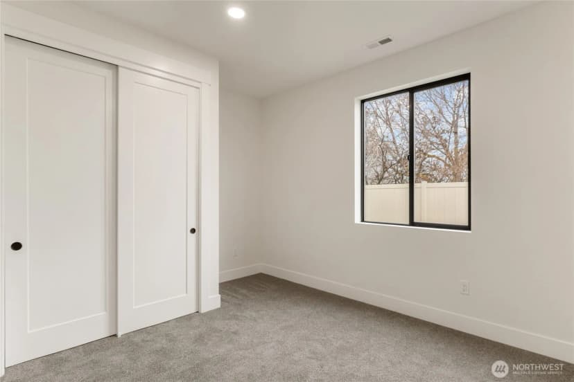 Property photo for 573 S Perry Avenue, East Wenatchee photo 16
