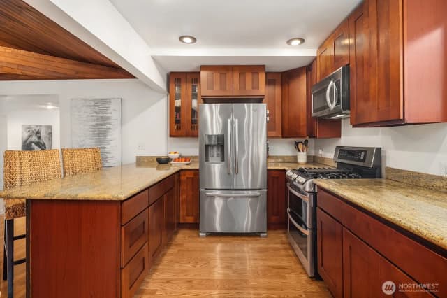Property photo for 1413 Ne 100th Avenue, Bellevue photo 5